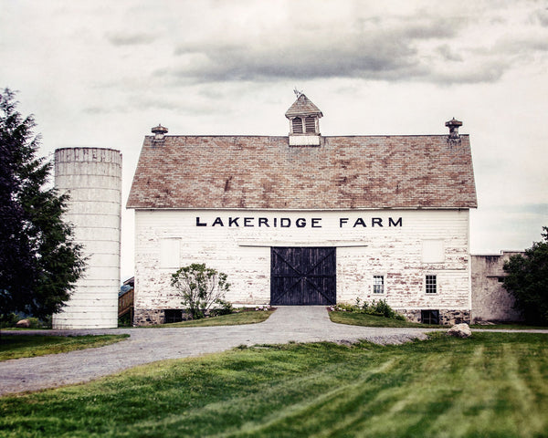 Lakeridge Summer White Barn Landscape for Farmhouse Wall Decor