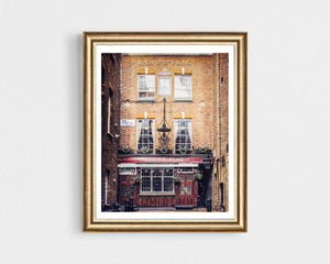 Lisa Russo Fine Art Travel Photography Lamb & Flag Pub London Wall Art | Color or Black & White Photography Print